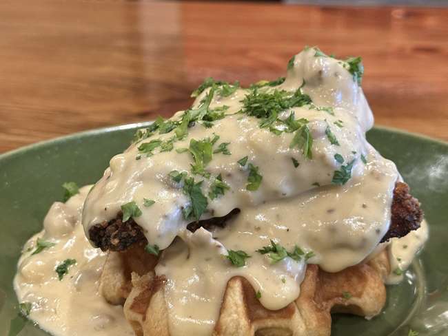 CHICKEN & WAFFLES